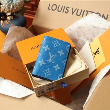 LOUIS VUITTON   2024新款時尚休閒包 尺寸：8*11*1CM