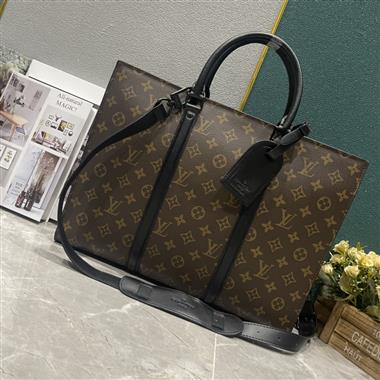 LOUIS VUITTON    2024新款男生時尚休閒包 尺寸：31*39*8.5CM