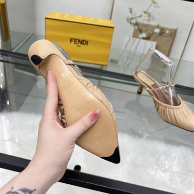 FENDI   2024新款女生休閒時尚鞋子