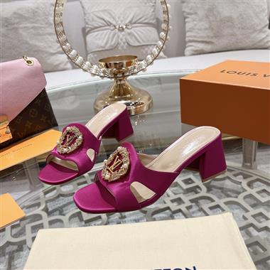 Louis Vuitton   2024新款女生休閒時尚鞋子