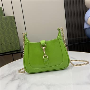 GUCCI   2024新款時尚女生休閒包  尺寸：19.5*18*3.5CM