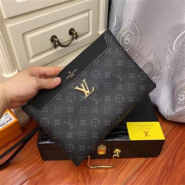 LOUIS VUITTON     2024新款男生時尚休閒包 尺寸：28*19*3CM