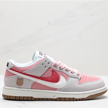 Nike Dunk Low 板鞋 