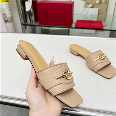 Ferragamo   2024新款女生休閒時尚鞋子