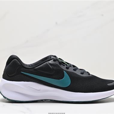 Nike REVOLUTION 7