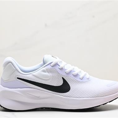 Nike REVOLUTION 7