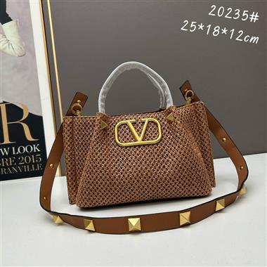 Valentino   2024新款時尚女生休閒包 尺寸：25*18*12CM