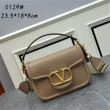 Valentino   2024新款時尚女生休閒包 尺寸：23.5*18*8CM