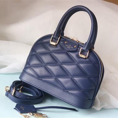 LOUIS VUITTON   2024新款時尚女生休閒包 尺寸：23.5 x 17.5 x 11.5CM