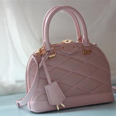 LOUIS VUITTON   2024新款時尚女生休閒包 尺寸：23.5 x 17.5 x 11.5CM