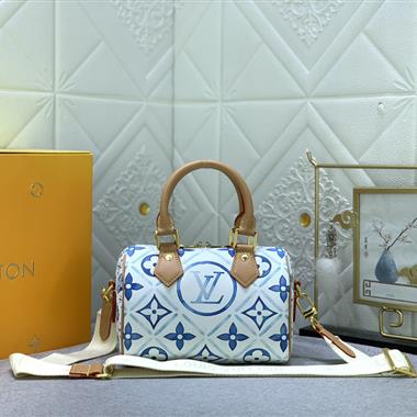 LOUIS VUITTON   2024新款時尚女生休閒包 尺寸：20.5 x 13.5 x 12CM