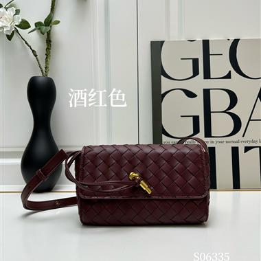 BOTTEGA VENETA   2024新款時尚女生休閒包 尺寸：13.5*21.5*4.5CM