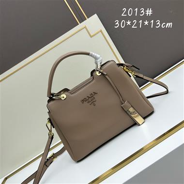 PRADA   2024新款時尚女生休閒包 尺寸：30*21*13CM