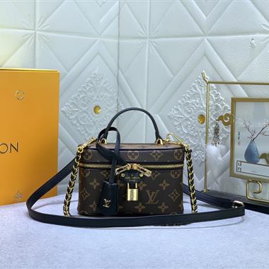 LOUIS VUITTON   2024新款時尚女生休閒包 尺寸：19 x11.5x6.5CM