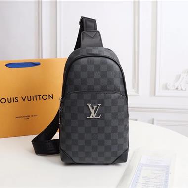 LOUIS VUITTON   2024新款男生時尚包包  尺寸：28-18-11CM