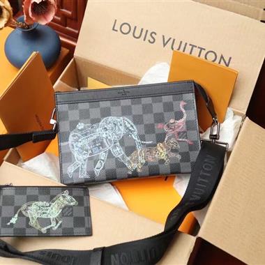 LOUIS VUITTON   2024新款男生時尚包包  尺寸：22 x 14.5 x 4.5CM