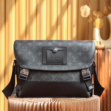 LOUIS VUITTON   2024新款男生時尚包包  尺寸：33*22.5*11CM