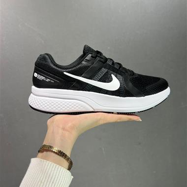 NIKE  Quest 2 