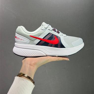 NIKE  Quest 2 