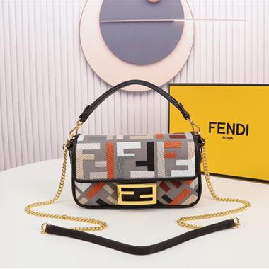 FENDI   2024新款時尚女生休閒包 尺寸：19-4-11CM