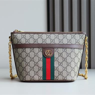 GUCCI    2024新款時尚女生休閒包 尺寸：21*16*11CM