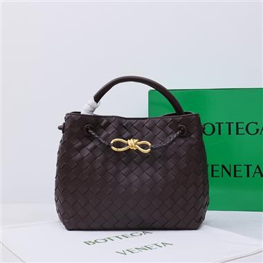 BOTTEGA VENETA   2024新款時尚女生休閒包 尺寸：22*25*10.5CM