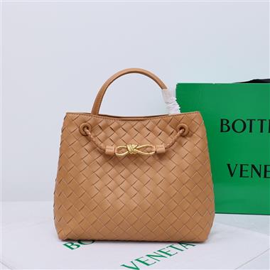 BOTTEGA VENETA   2024新款時尚女生休閒包 尺寸：22*25*10.5CM