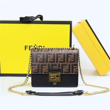 FENDI  2024新款時尚女生休閒包 尺寸：20*15*11CM