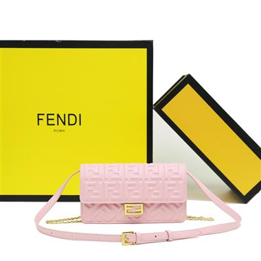 FENDI   2024新款時尚女生休閒包 尺寸：21*5*11.5CM