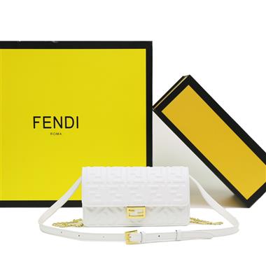 FENDI   2024新款時尚女生休閒包 尺寸：21*5*11.5CM