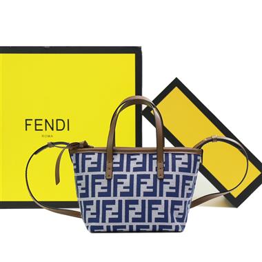 FENDI   2024新款時尚女生休閒包 尺寸：15.5*11*13CM