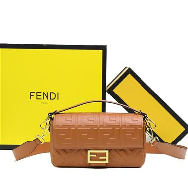 FENDI   2024新款時尚女生休閒包 尺寸：27*7*15CM