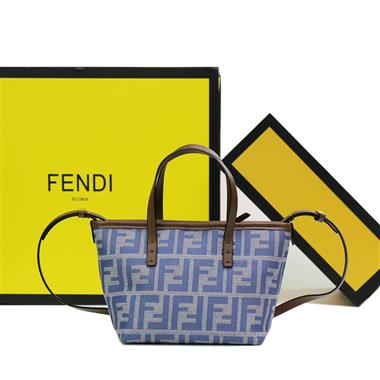 FENDI   2024新款時尚女生休閒包 尺寸：15.5*11*13CM