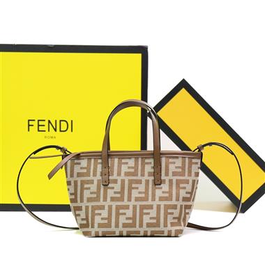 FENDI   2024新款時尚女生休閒包 尺寸：15.5*11*13CM