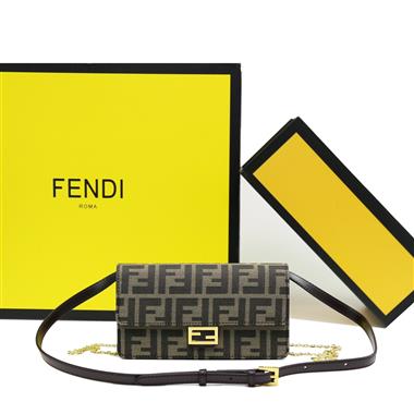 FENDI   2024新款時尚女生休閒包 尺寸：21*5*11.5CM