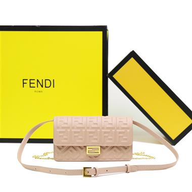 FENDI   2024新款時尚女生休閒包 尺寸：21*5*11.5CM