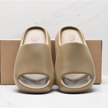 Kanye West x Adidas Yeezy Slide”Bone“