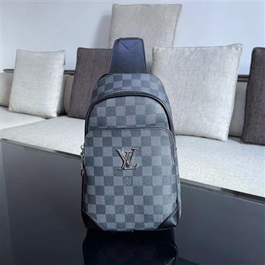 LOUIS VUITTON    2024新款男生時尚包包 尺寸：18-31-5CM