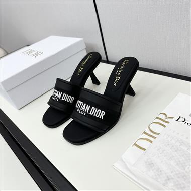 DIOR    2024新款女生休閒時尚鞋子