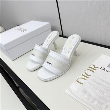 DIOR    2024新款女生休閒時尚鞋子