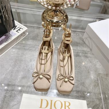 DIOR   2024新款女生休閒時尚鞋子