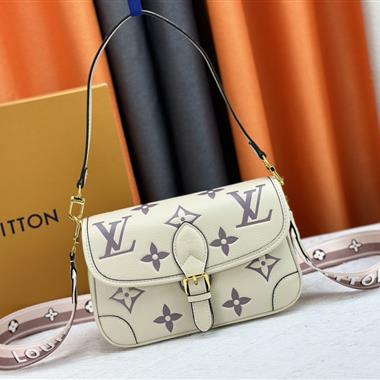 LOUIS VUITTON  2024新款女生時尚休閒包  尺寸：25*9*15CM