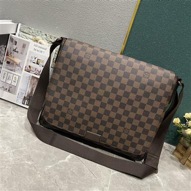 LOUIS VUITTON  2024新款男生時尚休閒包  尺寸：33*27*9CM