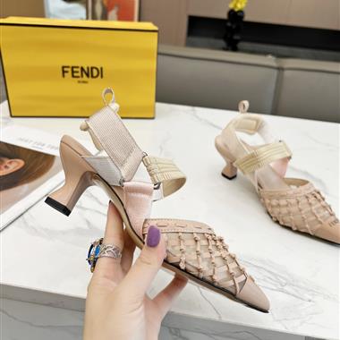 FENDI   2024新款女生休閒時尚鞋子