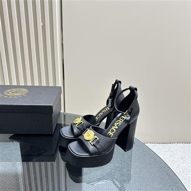 VERSACE   2024新款女生休閒時尚鞋子