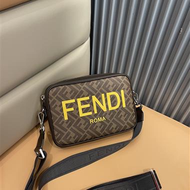 FENDI   2024新款男生時尚包包 尺寸:22*15*5CM