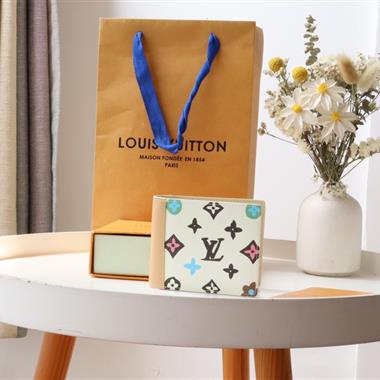 LOUIS VUITTON   2024新款時尚包包 尺寸：11.5 x 9 x 1.5CM