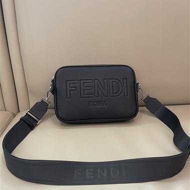 FENDI   2024新款男生時尚包包 尺寸:22*15*5CM