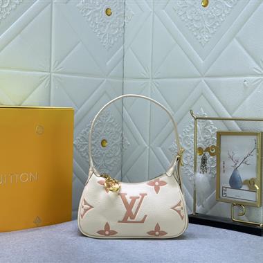 LOUIS VUITTON   2024新款女生時尚包包  尺寸：20.5*11*5CM