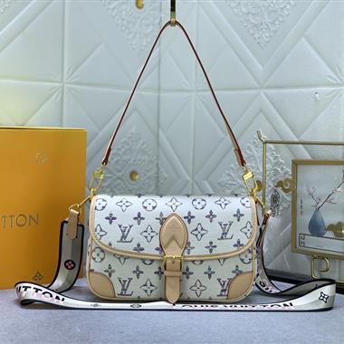 LOUIS VUITTON   2024新款女生時尚包包  尺寸：25x9x15CM